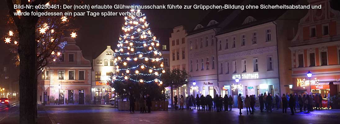 An den Glühwein-Ständen befanden sich zeitweise bis zu hundert Personen ohne den vorgeschriebenen Abstand einzuhalten.