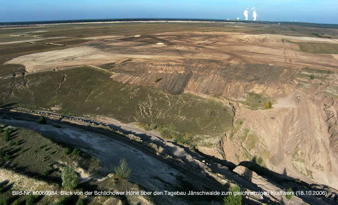 Blick von der Schlichower Höhe in den Tagebau Cottbus-Nord, KAP-Luftaufnahme vom 18.10.2006